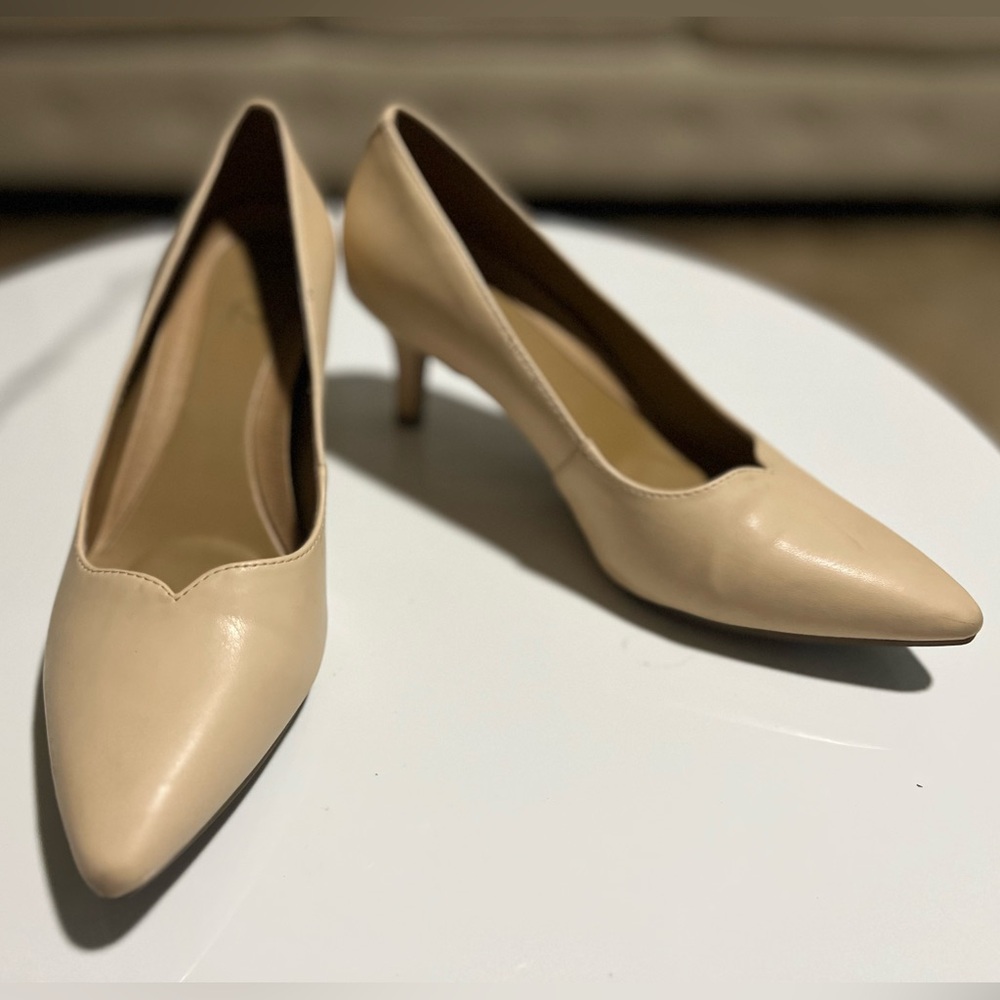AEROSOLES Cream Pointed Toe Heels